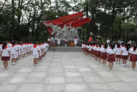 巴中市南龛文化产业园管理委员会