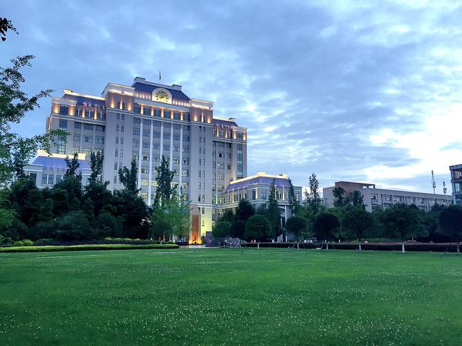 成都工业学院正方教务管理系统