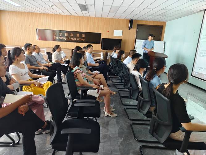 在培训结束后团队领导