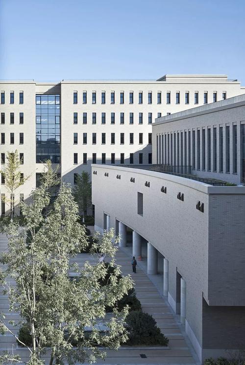 大连理工大学管理与经济学部