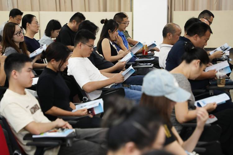 企业培训最大 深圳