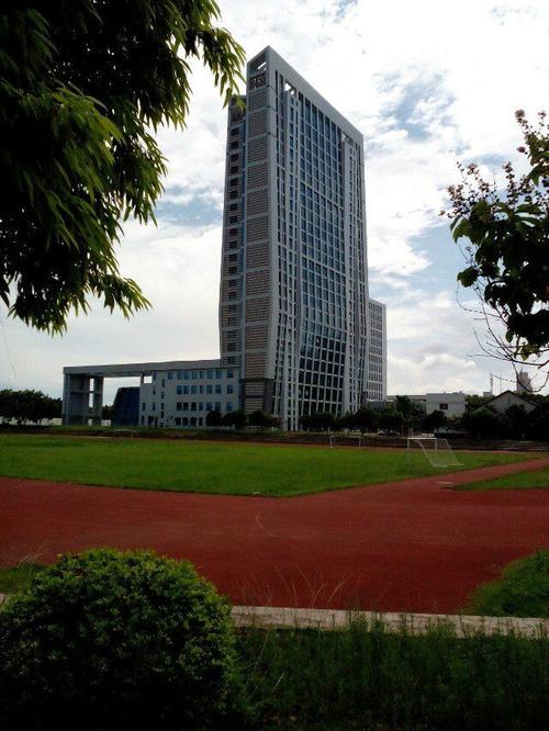 广西经济管理干部学院地址