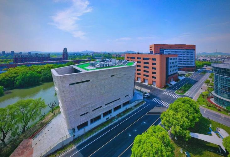 上海工程技术大学交通管理